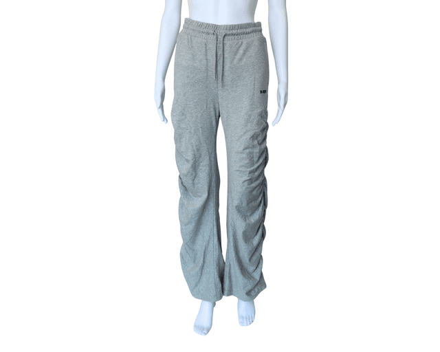 Shirring Sweatpants Me by Madi Teeuws | re.gift Shirring Sweatpants Me by Madi Teeuws | re.gift